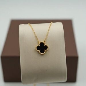 🍀Clover Motif Pendant Necklace, Sterling Silver, 18K Gold Plated - Motif